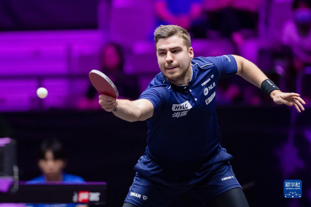 团结协作的 团结协作的